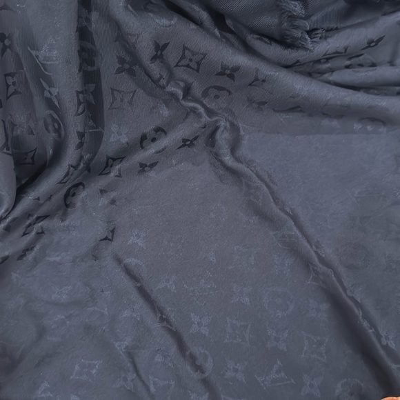 LV navy large scarf - Picture 1 of 4